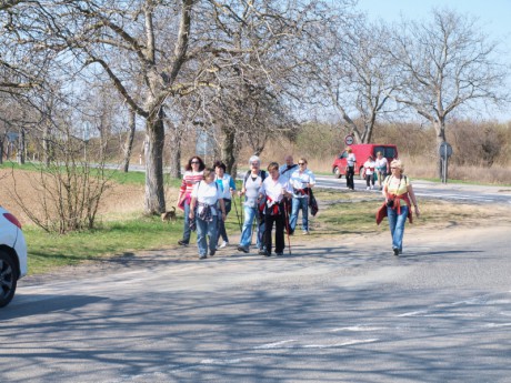 Pochod Lidice Hřebeč__03