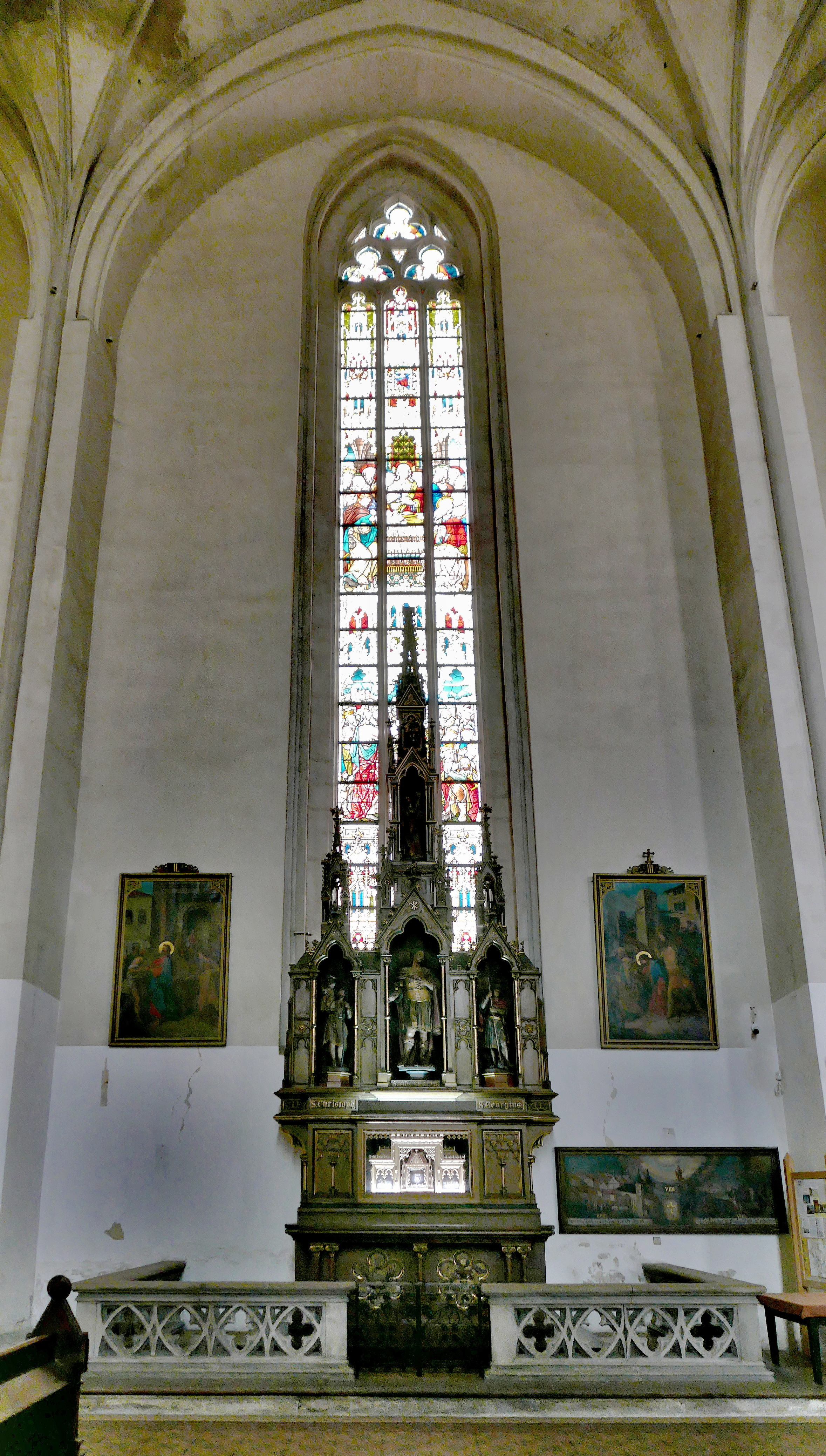 Kostel sv. Mikuláše a sv. Alžběty - interiér