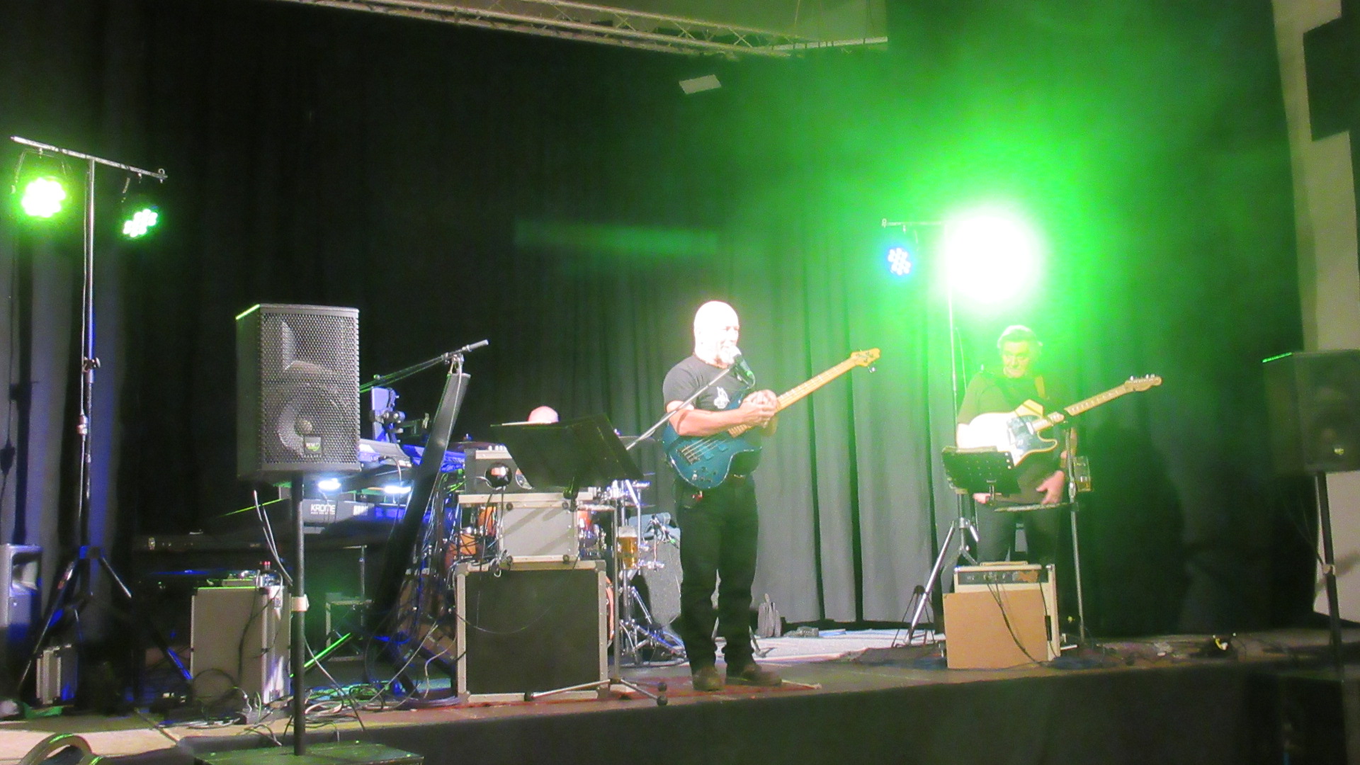 skvělá kapela All right band