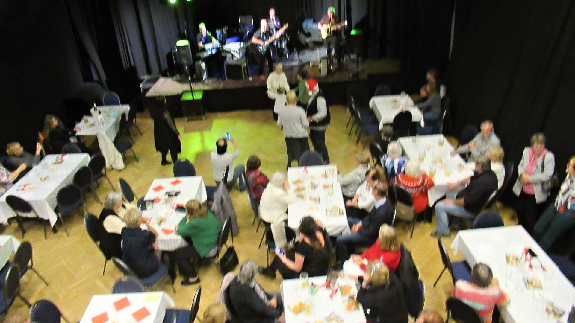 zábava v plném proudu