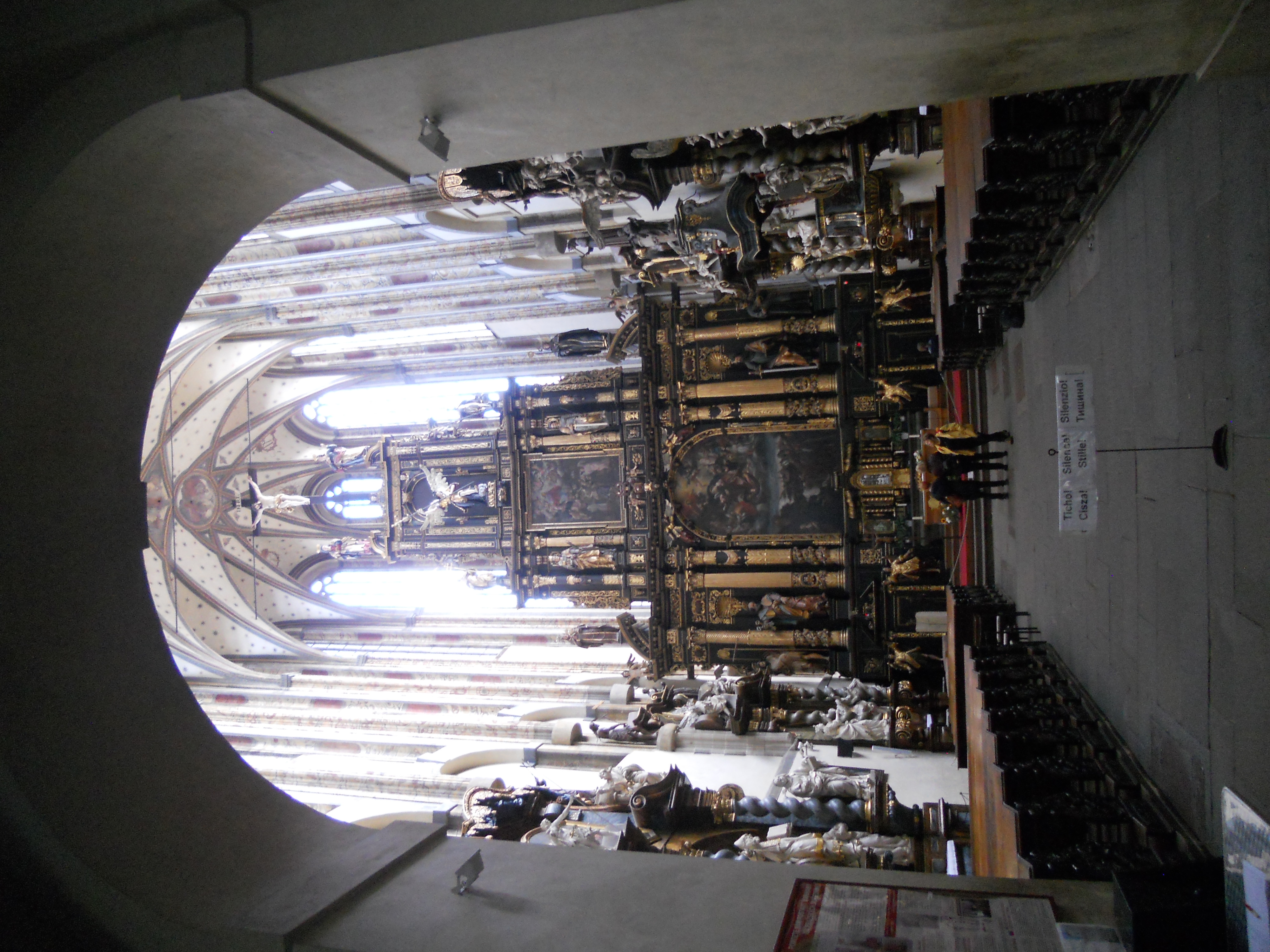 Oltář kostela Panny Marie Sněžné