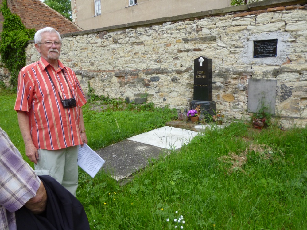 U pamětní desky majitele kladenských dolů Václava Černého